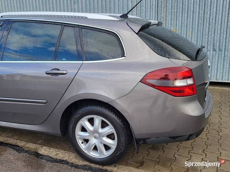 Używany Renault Laguna III 140 KM (102 kW) 2010 Grafitowy Kombi