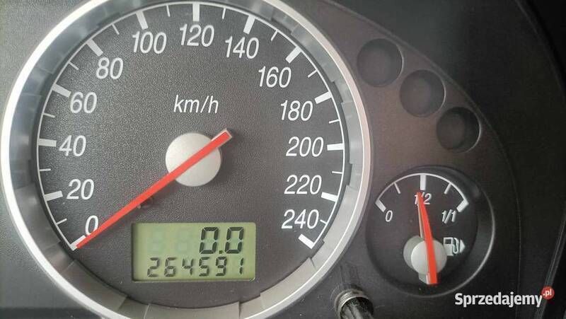 Używany Ford Mondeo 2001 Srebrny Sedan/Limuzyna