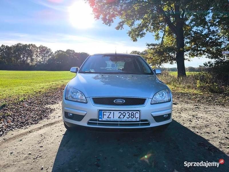 Srebrny Używany 2007 Ford Focus Kombi | 6900 zł (Uczciwa cena) - Obraz 1/4