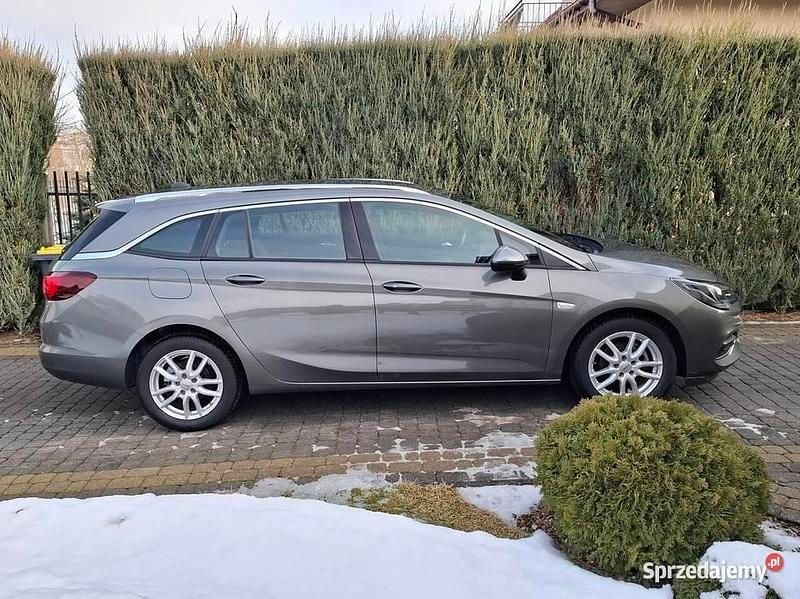 Używany Opel Astra 2021 Grafitowy Kombi