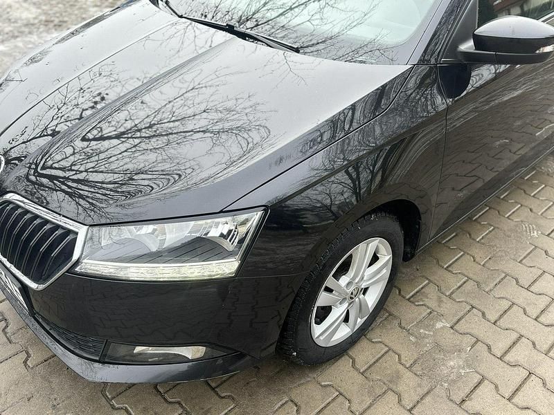 Używany Skoda Fabia 95 KM (69 kW) 2020 Czarny Kombi