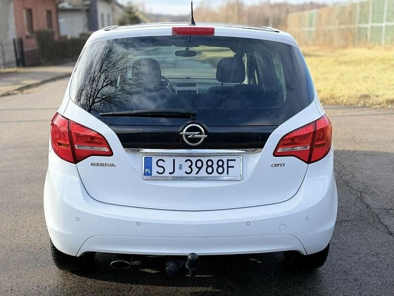 Używany Opel Meriva Innovation 130 KM (95 kW) 2011 Biały Minivan