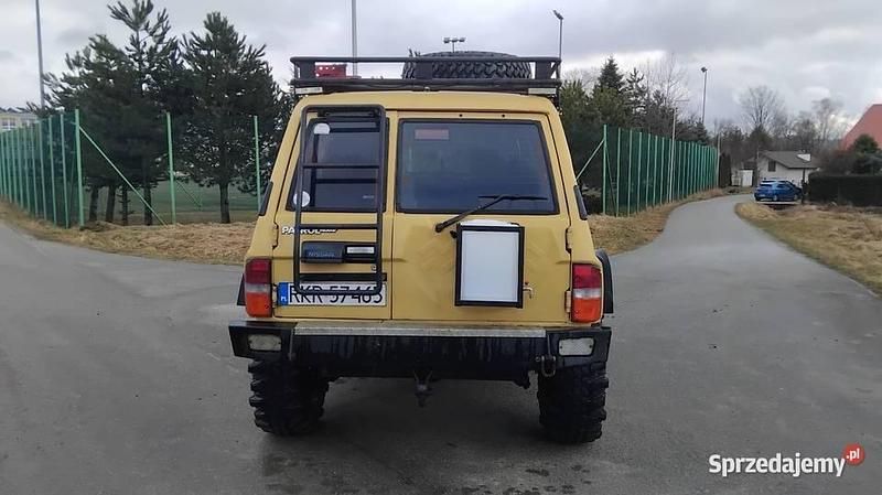 Używany Nissan Patrol 1989 Żółty SUV