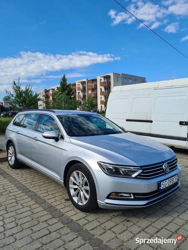 Srebrny Używany 2018 VW Passat Sedan/Limuzyna | 64 000 zł (Uczciwa cena) - Obraz 1/4