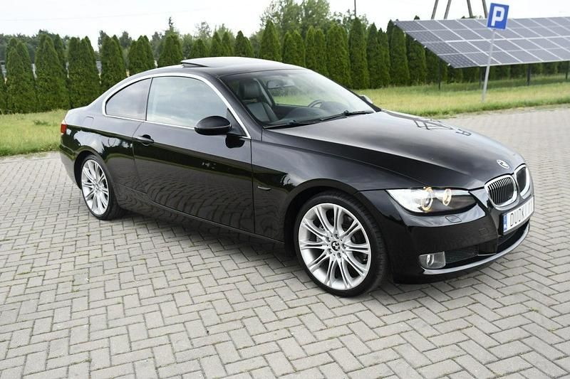 Używany BMW 325 Sport Line 218 KM (160 kW) 2006 Czarny (metalik) Coupe