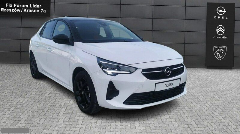 Używany Opel Corsa 130 KM (95 kW) 2023 Biały Sedan/Limuzyna