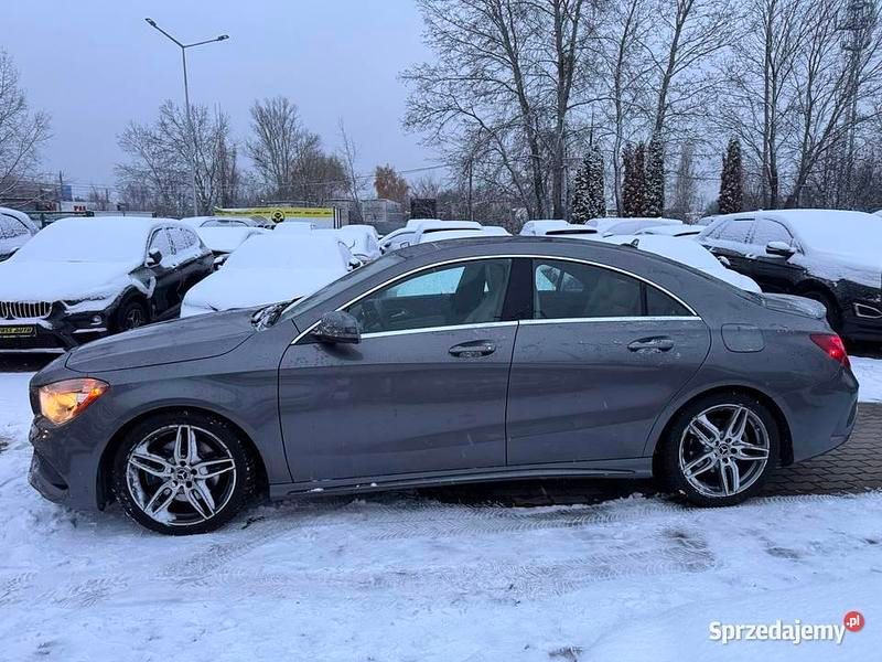 Używany Mercedes CLA250 2017 Szary Sedan/Limuzyna