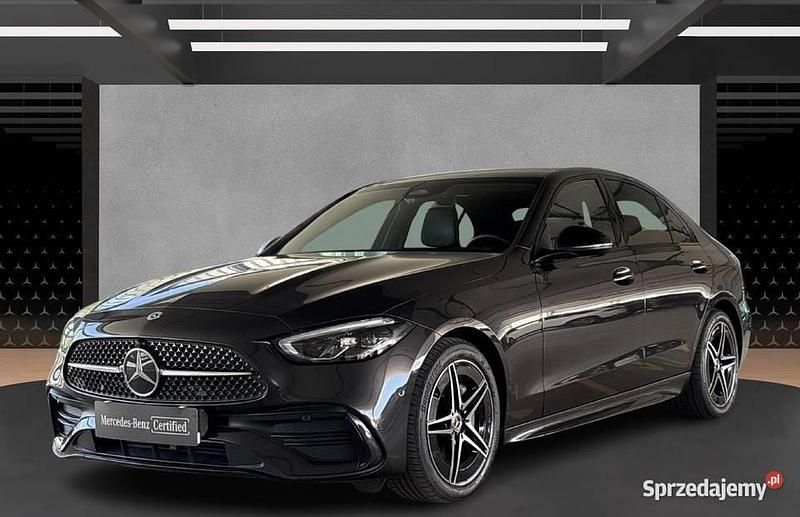 Używany Mercedes C200 2024