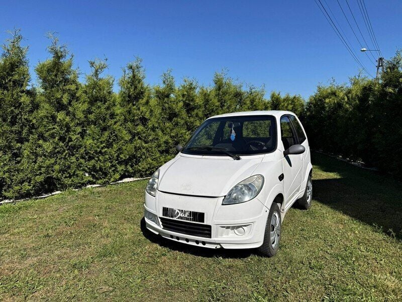 Biały Używany 2009 Aixam City Hatchback | 16 500 zł - Obraz 1/4