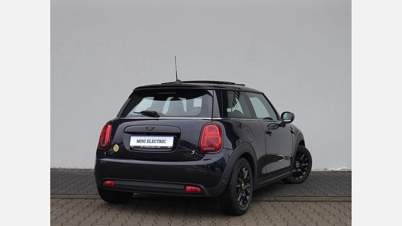 Używany Mini Cooper SE Hatch 135 kW (184 KM) 2022 Enigmatic black metalizowany Hatchback