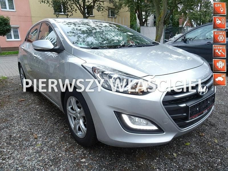 Srebrny (metalik) Używany 2015 Hyundai i30 Hatchback | 38 900 zł (Uczciwa cena) - Obraz 1/4