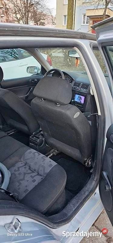 Używany VW Golf IV 1998 Srebrny Hatchback