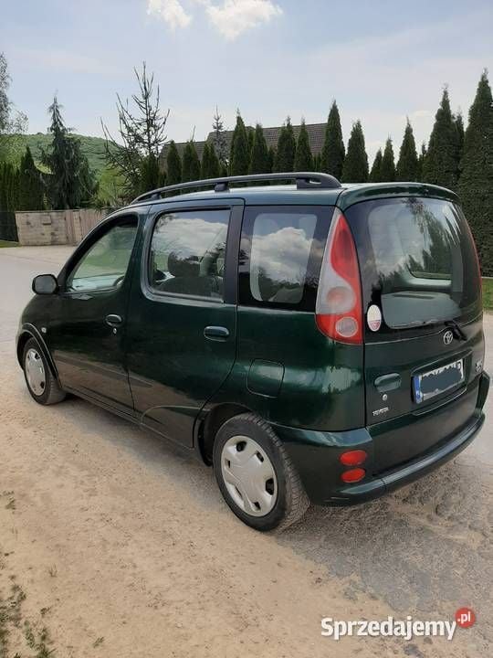 Używany Toyota Yaris 86 KM (63 kW) 2000 Zielony Kombi