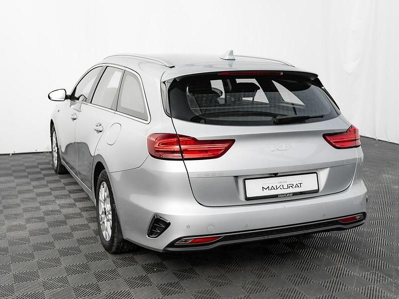 Używany Kia Ceed 160 KM (117 kW) 2022 Srebrny Hatchback