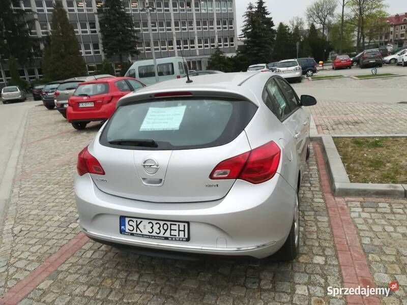 Srebrny Używany 2013 Opel Astra Hatchback | 16 900 zł (Dobra cena) - Obraz 1/1