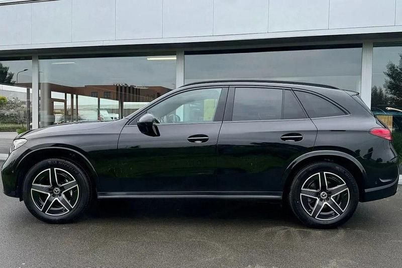 Nowe Mercedes GLC200 Advanced 197 KM (144 kW) 2025 Czarny (metalik) SUV