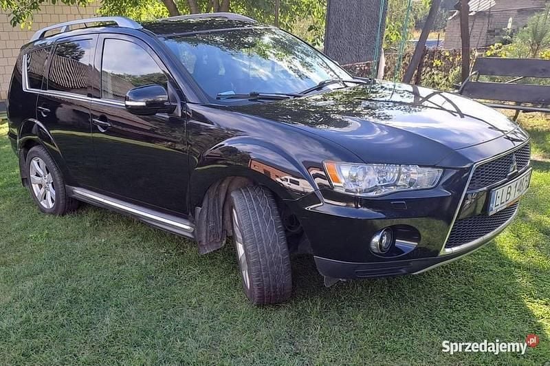 Czarny Używany 2010 Mitsubishi Outlander SUV | 28 500 zł (Dość drogi) - Obraz 1/4