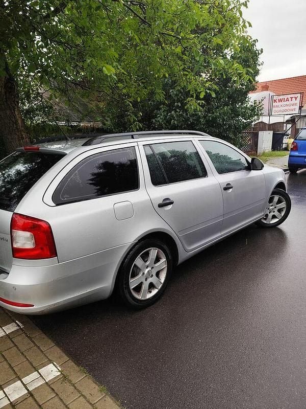 Używany Skoda Octavia 122 KM (89 kW) 2012 Srebrny Kombi