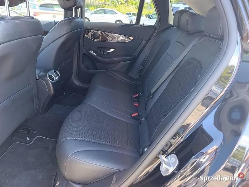 Używany Mercedes GLC200 Premium 197 KM (144 kW) 2020 SUV