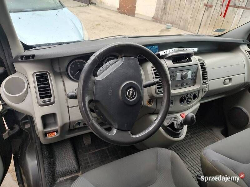 Używany Opel Vivaro 2007 Czarny Minivan