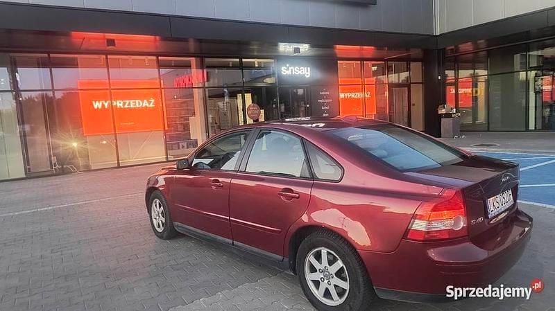 Bordowy Używany 2005 Volvo S40 Momentum Sedan/Limuzyna | 8000 zł (Dobra cena) - Obraz 1/4