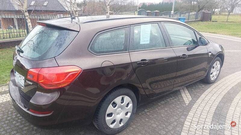 Inny kolor Używany 2012 Opel Astra Kombi | 27 500 zł (Uczciwa cena) - Obraz 1/4