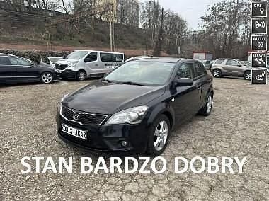 Używany Kia Ceed 115 KM (84 kW) 2012 Czarny Hatchback