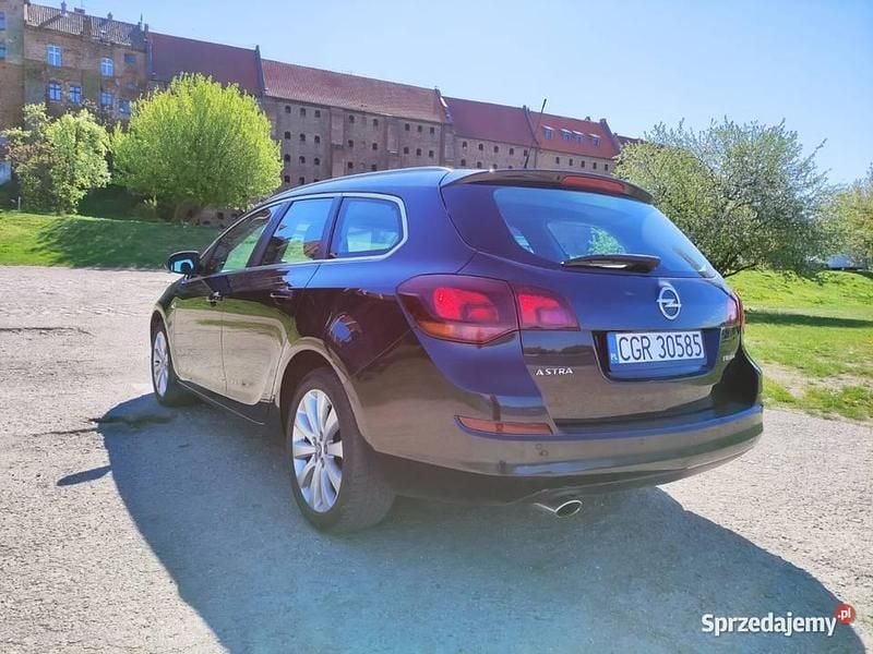 Używany Opel Astra 2012 Brązowy Kombi