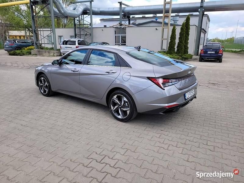 Używany Hyundai Elantra 2023 Grafitowy Sedan/Limuzyna