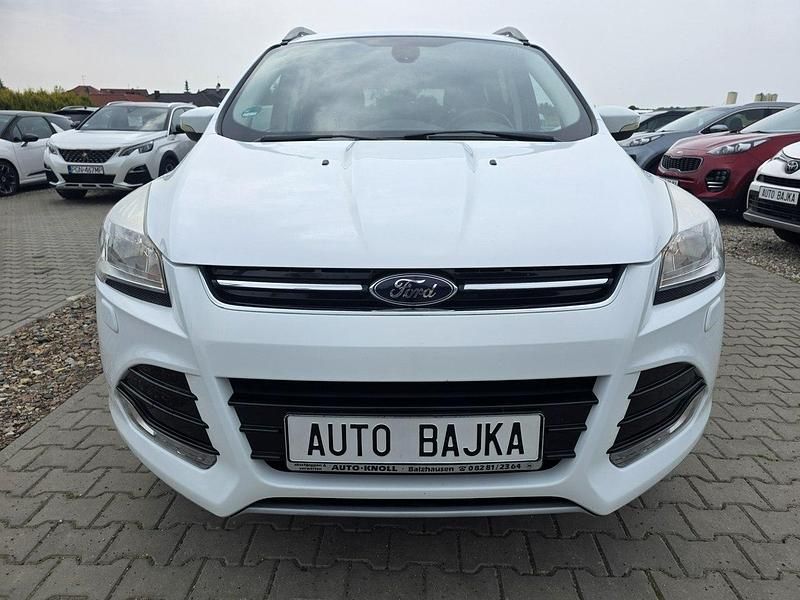 Biały (metalik) Używany 2015 Ford Kuga SUV | 43 900 zł (Uczciwa cena) - Obraz 1/4