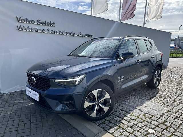 Niebieski Używany 2026 Volvo XC40 SUV | 208 900 zł - Obraz 1/4