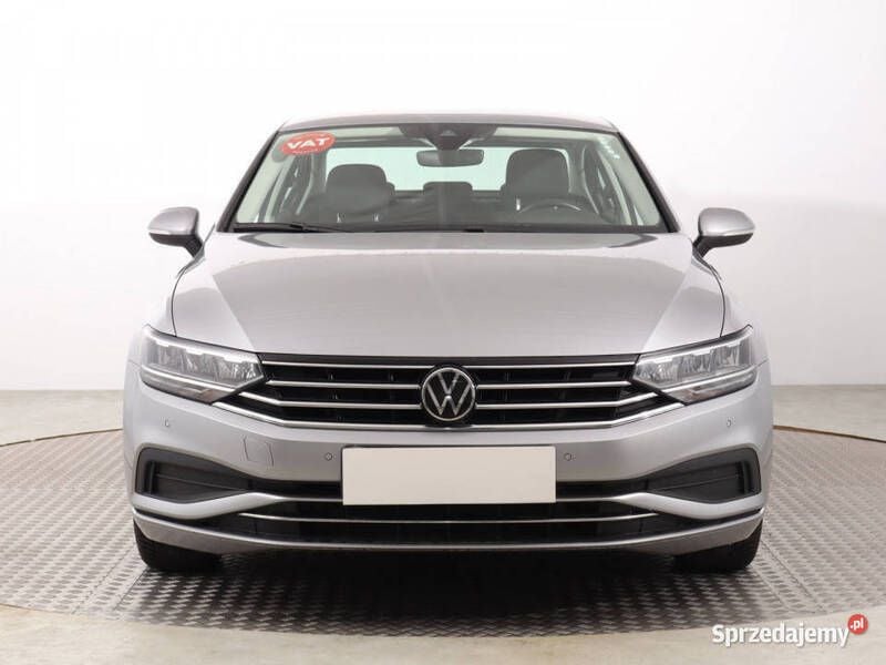 Szary Używany 2021 VW Passat Sedan/Limuzyna | 72 999 zł (Dobra cena) - Obraz 1/4