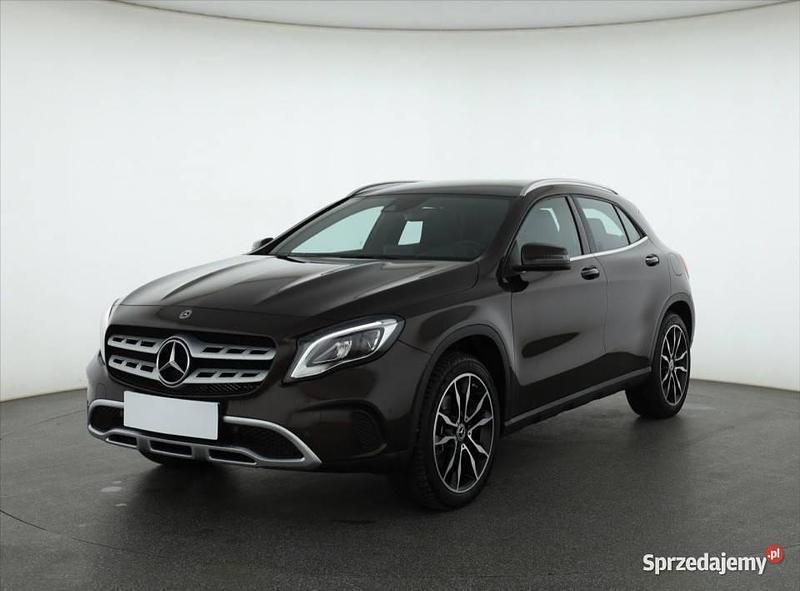 Używany Mercedes GLA220 2017 Brązowy SUV