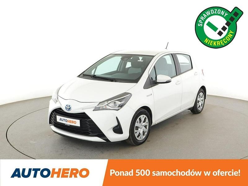 Biały Używany 2017 Toyota Yaris Hybrid Hatchback | 46 600 zł (Uczciwa cena) - Obraz 1/3