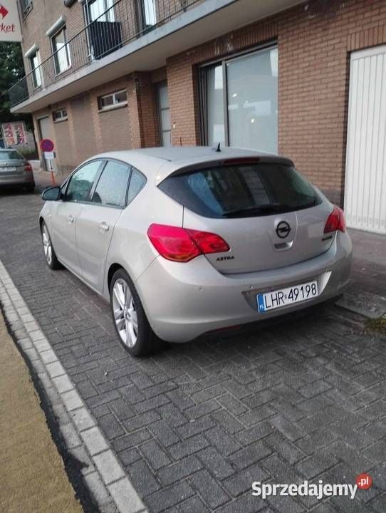 Używany Opel Astra 140 KM (102 kW) 2010
