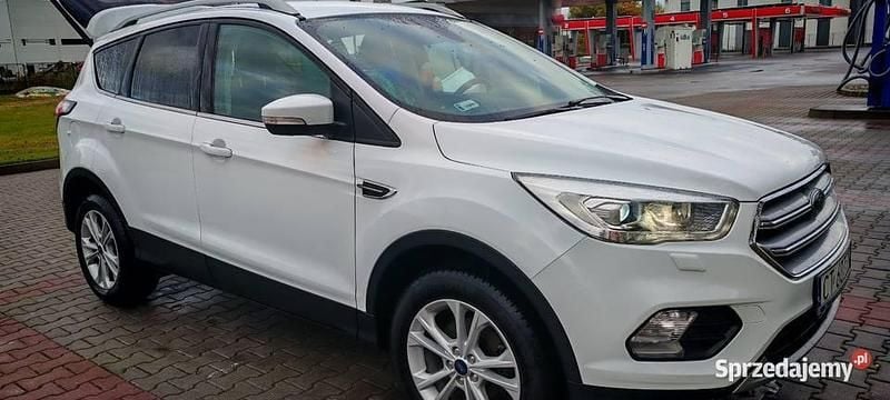 Biały Używany 2019 Ford Kuga Titanium SUV | 61 900 zł (Uczciwa cena) - Obraz 1/4
