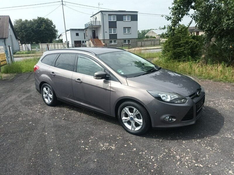 Szary Używany 2012 Ford Focus Sedan/Limuzyna | 21 900 zł (Uczciwa cena) - Obraz 1/4