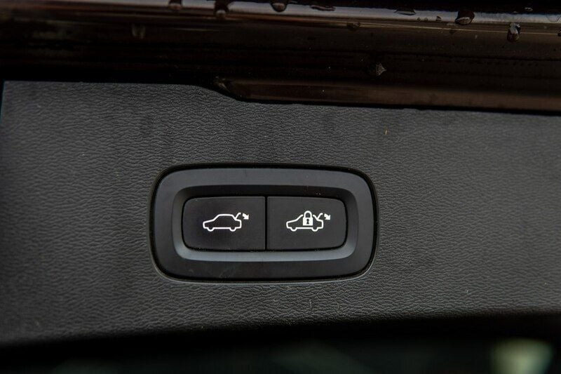 Używany Volvo V60 CC 197 KM (144 kW) 2021 Brązowy (metalik) Kombi