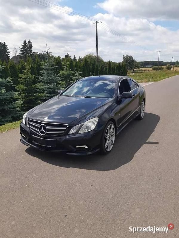 Czarny Używany 2009 Mercedes 350 AMG Coupe | 23 900 zł - Obraz 1/4