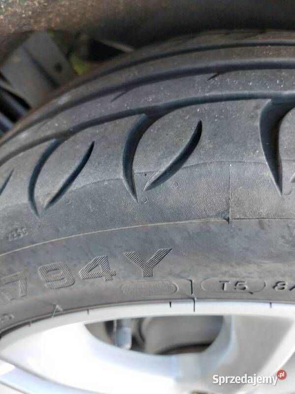 Używany Ford Grand C-Max 140 KM (102 kW) 2011 Minivan