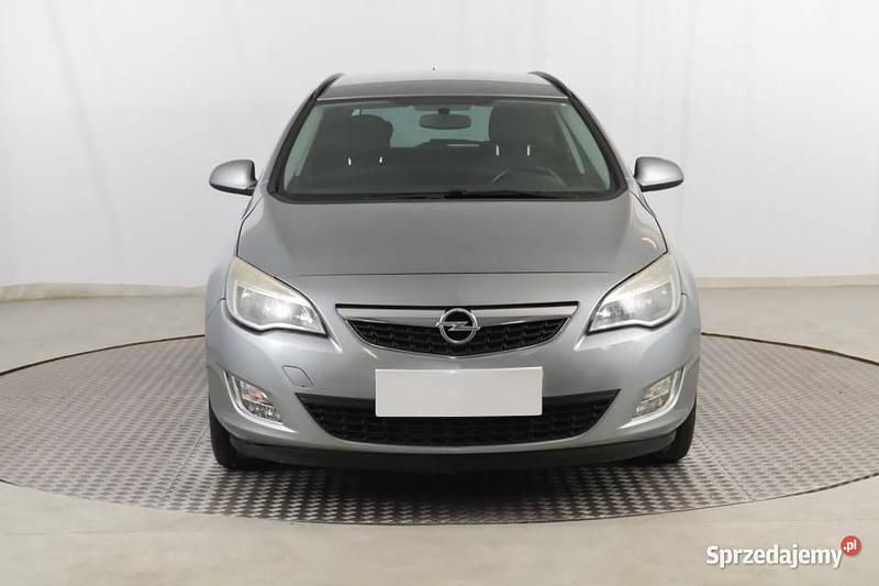 Srebrny Używany 2011 Opel Astra Kombi | 13 999 zł (Uczciwa cena) - Obraz 1/4