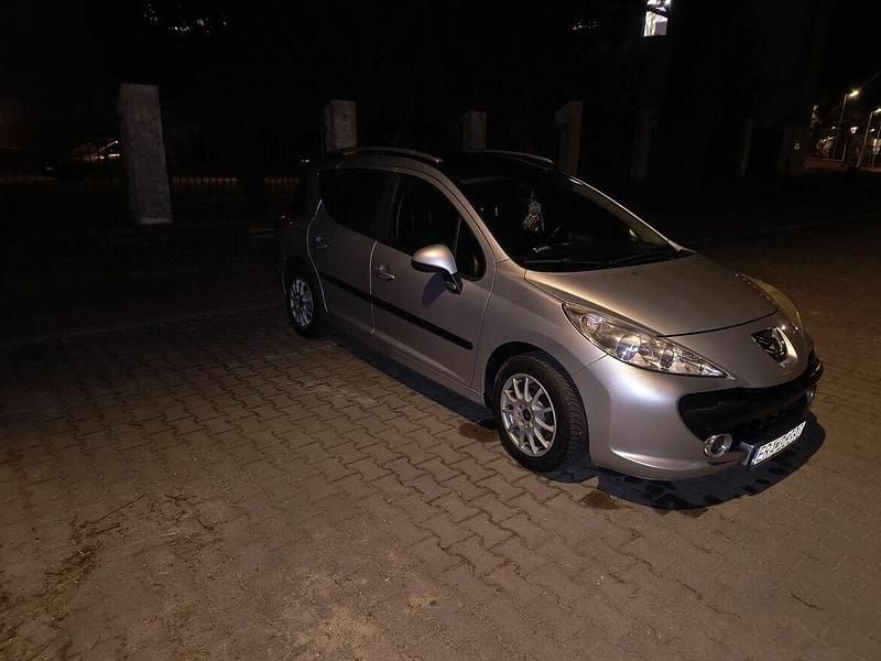 Używany Peugeot 207 2008 Srebrny Kombi