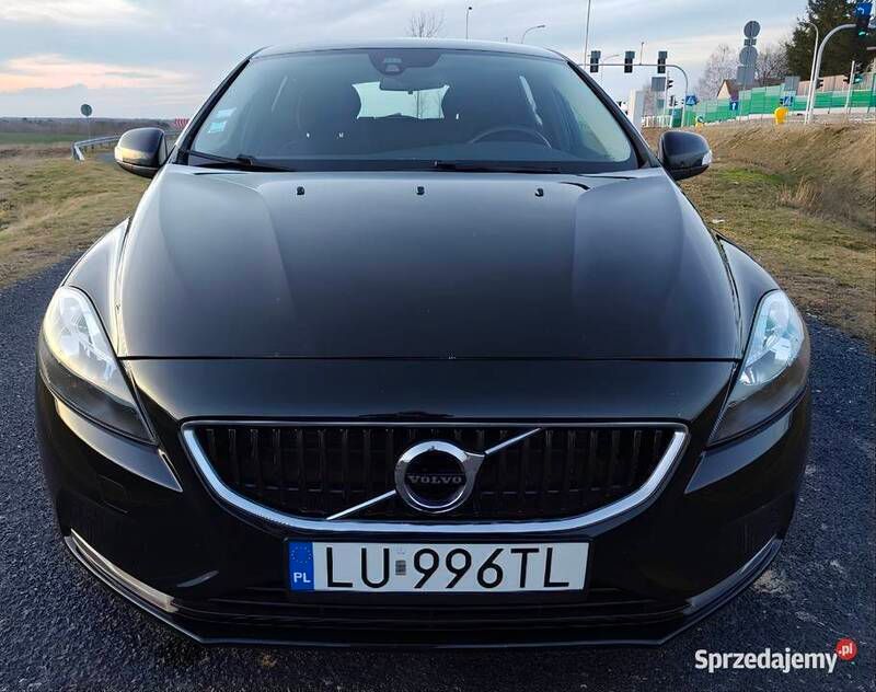 Czarny Używany 2016 Volvo V40 Kombi | 43 800 zł (Uczciwa cena) - Obraz 1/4