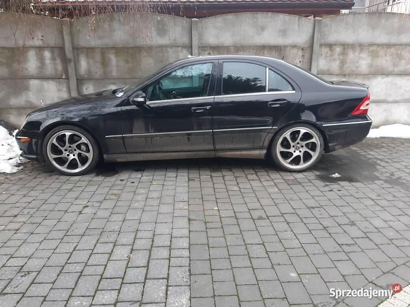 Czarny Używany 2004 Mercedes C55 AMG Kleemann Sedan/Limuzyna | 40 000 zł - Obraz 1/4