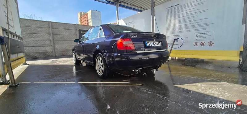 Używany 1997 Audi A4 Sedan/Limuzyna | 3200 zł (Uczciwa cena) - Obraz 1/4