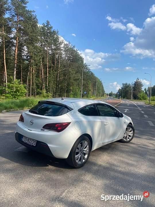 Używany Opel Astra GTC 2013 Biały Hatchback
