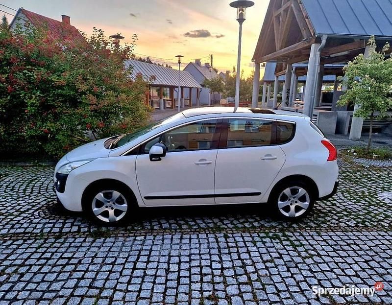 Biały Używany 2010 Peugeot 3008 SUV | 13 900 zł (Uczciwa cena) - Obraz 1/4