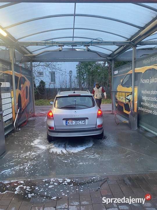 Używany Renault Clio III 75 KM (55 kW) 2011 Srebrny Hatchback