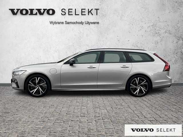 Używany Volvo V90 349 KM (256 kW) 2025 Srebrny Kombi
