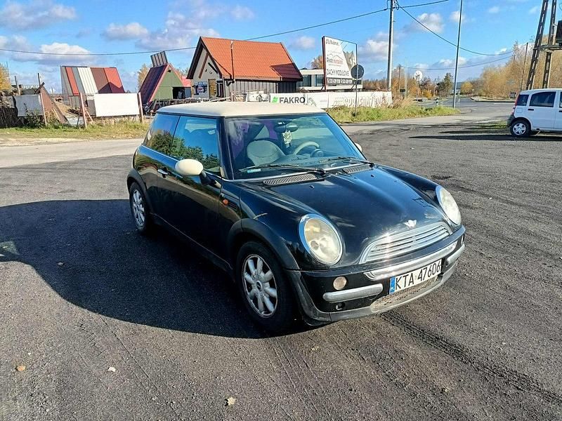Czarny Używany 2002 Mini ONE Hatchback | 5200 zł (Dobra cena) - Obraz 1/4